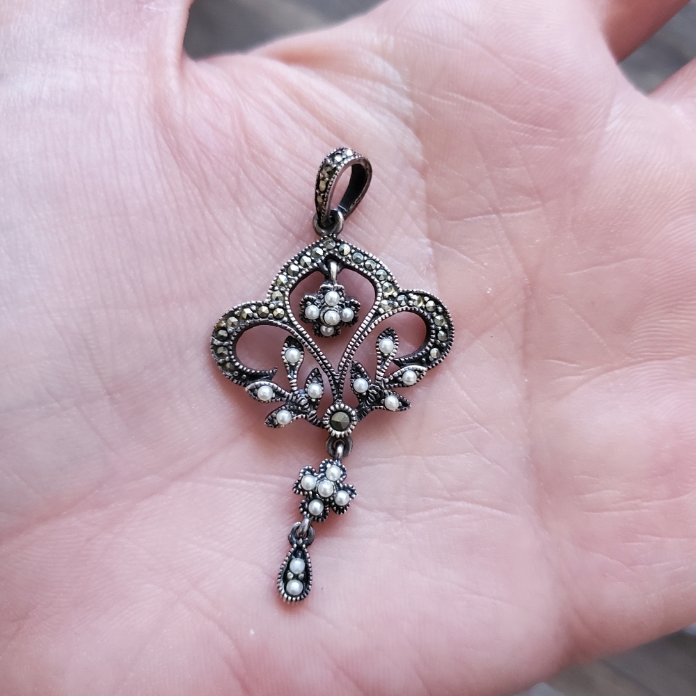 Sterling & Seeded Pearl Necklace Pendant